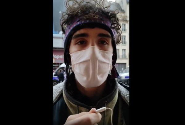 VIDEO. Un manifestant victime d'agression sexuelle : « Le policier m'a franchement fouillé le slip, le sexe, l'anus »