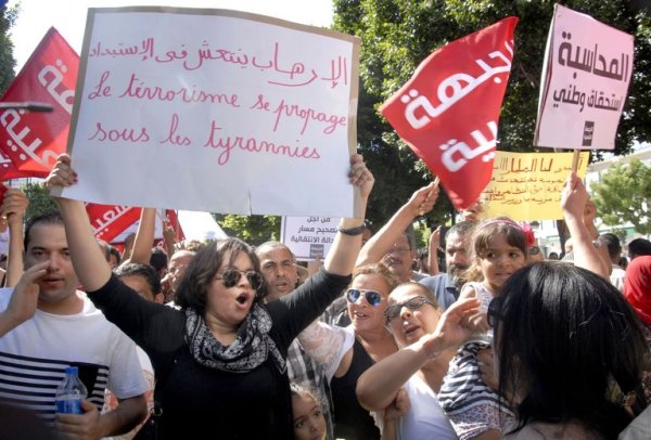 Tunisie. Après le Nobel de la paix, arrestation de 12 militants de la gauche radicale