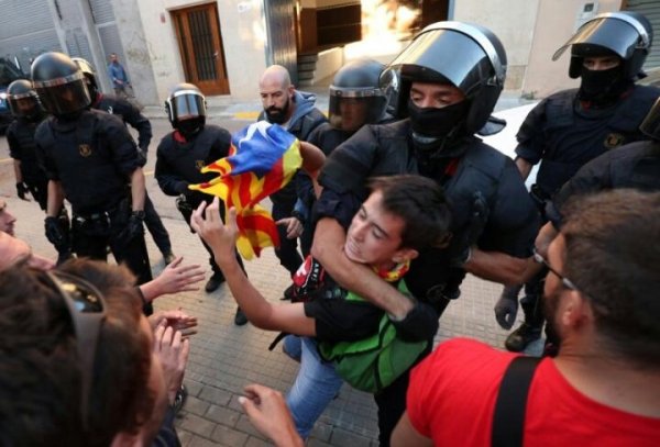 La Garde civile donne l'assaut au Gouvernement catalan