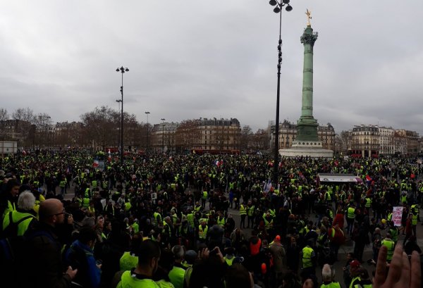 Paris : « On est quoi, pas plus d'une cinquantaine ? » « 12 à tout casser », la blague des Gilets jaunes par milliers