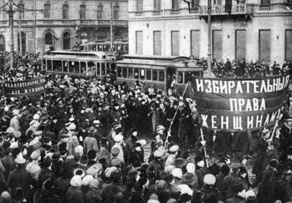 Les « Cinq jours » de la révolution de février (I) De la revendication « du pain » à la grève générale contre l'autocratie