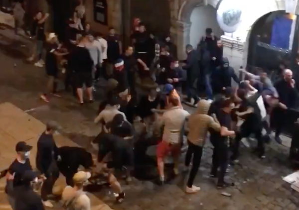 Lyon. Des militants d'extrême-droite agressent violemment des jeunes pendant le match de l'Euro
