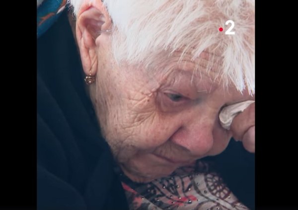 Les pleurs des personnes âgées en EHPAD, enfermées et isolées jusqu'à l'absurde