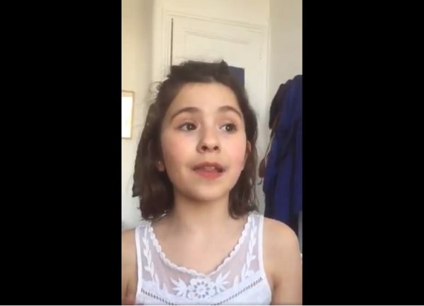 VIDEO. Coup de gueule de Naila, 9 ans : « J'irai pas à l'école si on n'a pas des masques et des tests ! »