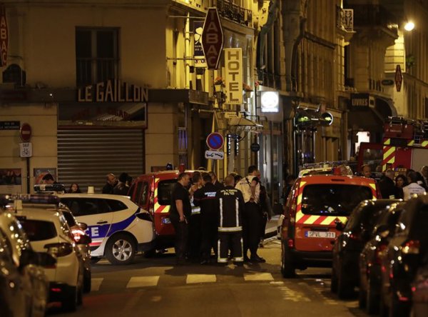 Attaque au couteau à Paris : un sous-produit de la barbarie qui sévit dans le monde