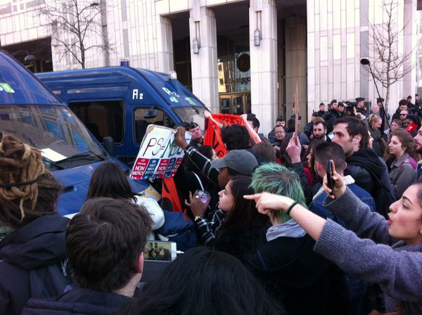 La Sorbonne fermée par le gouvernement. Folle journée pour les étudiants et lycéens au Quartier latin