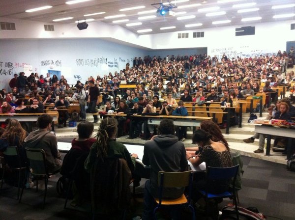 Toulouse le Mirail. Près de 700 personnes en AG, une semaine combative en perspective 