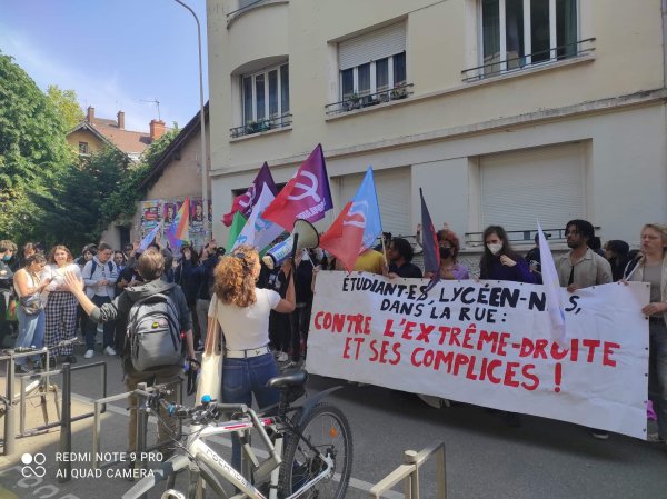Lyon. Une étudiante voilée humiliée par des militants d'extrême-droite en plein cours 