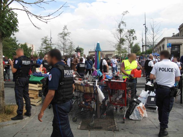Stop aux rafles de la police à la gare de Saint-Denis !