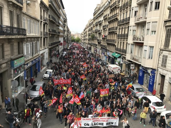 Marseille : 58 000 personnes manifestent pour dire « Stop Macron »