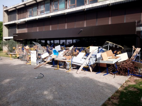 Université de Montpellier : 50 CRS pour évacuer une fac vide, mais mobilisée à la rentrée