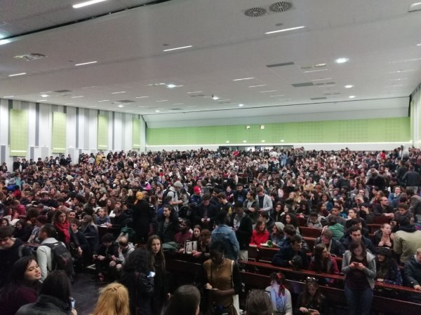 Nanterre contre la sélection : 1 500 étudiants en assemblée générale et reconduction du blocage !