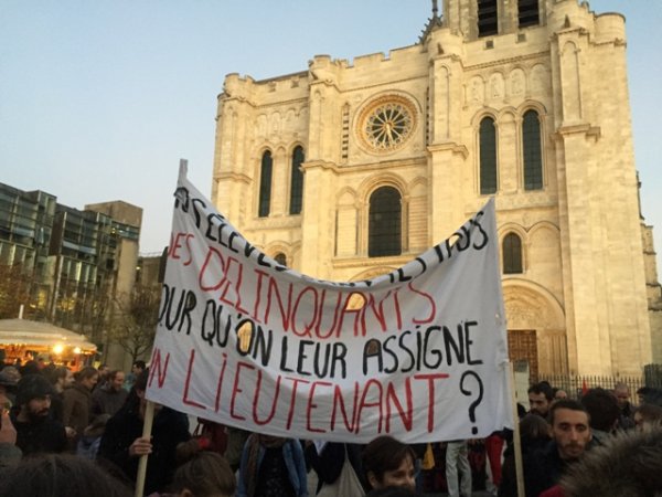 Stains : les enseignants du 93 se rassemblent contre la nomination du gendarme-proviseur