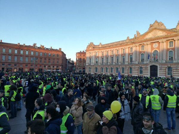 Environ 10.000 gilets jaunes à Toulouse, en 2019 le mouvement reprend de plus belle