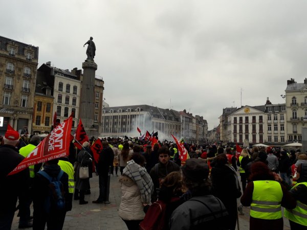 Lille : la police gaze la manifestation !