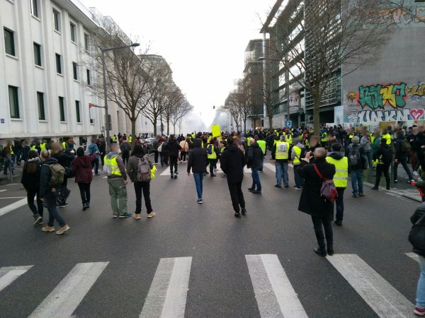 Acte 16. Lacrymos, charges de CRS : à Lyon les Gilets Jaunes restent déterminés malgré la répression 