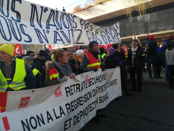 5 décembre. 22 000 manifestants à Saint Etienne 