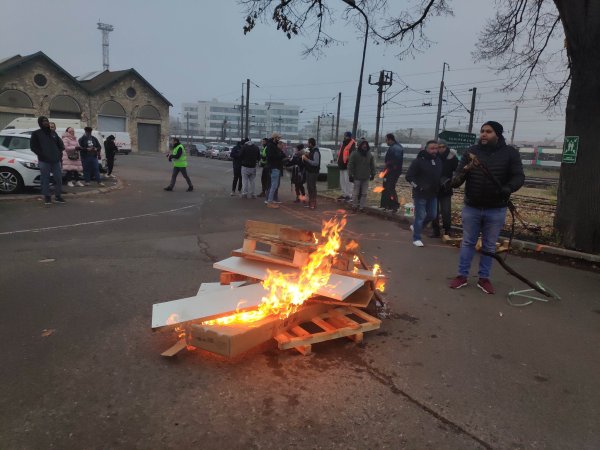 Récit d'une journée de grève au piquet du Bourget 
