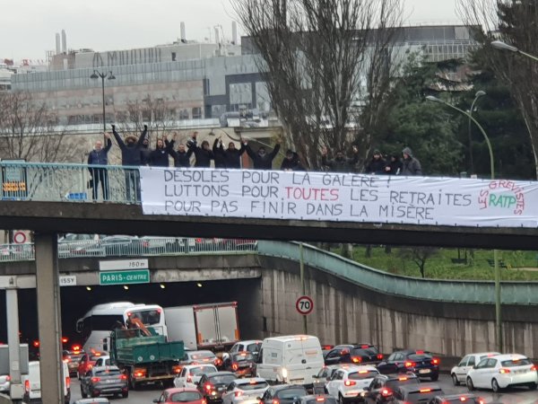Des grévistes RATP : "Désolés pour la galère, luttons pour toutes les retraites pour pas finir dans la misère !"