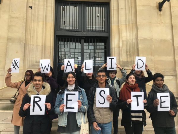 Contre l'expulsion de Walid, lycéen à Saint-Ouen, et pour la régularisation de tous les sans-papiers