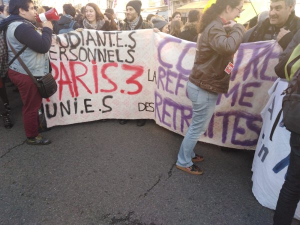 Paris 3 : 200 étudiants et professeurs s'organisent pour étendre la grève à l'université