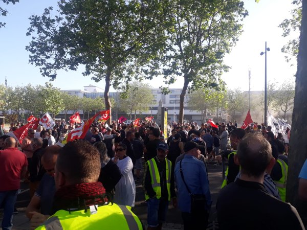 Fonderie de Bretagne : après une semaine de grève, l'usine ne fermera pas !