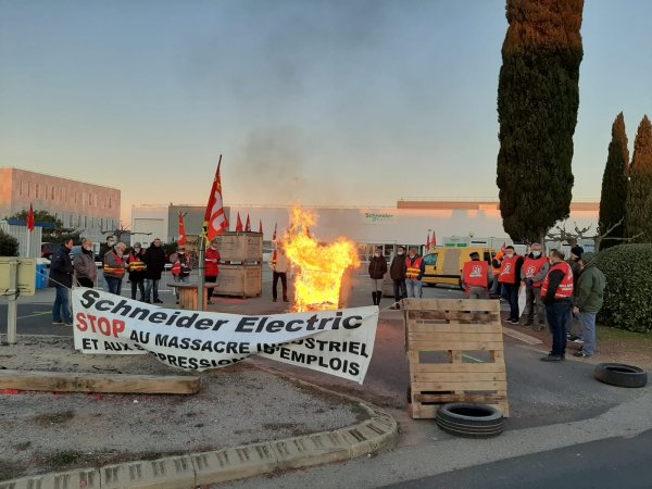 Suppressions d'emplois à Schneider Electric : la direction reste sourde, la grève continue