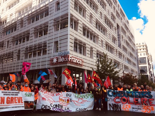 « Transdev, RATP, SNCF : il faut leur faire la guerre » : rassemblement combatif devant IDF Mobilités