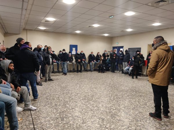 Plus de 80 grévistes au dépôt de bus d'Ivry en solidarité avec un machiniste agressé