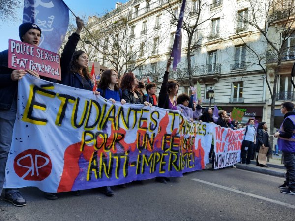 “Solidaires au-delà des frontières !” Des cortèges Du Pain et des Roses contre la guerre dans toute la France 