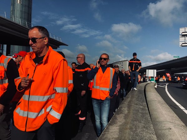 « On meurt au travail » : à Roissy, les salariés de l'aéroport dénoncent les conditions de travail