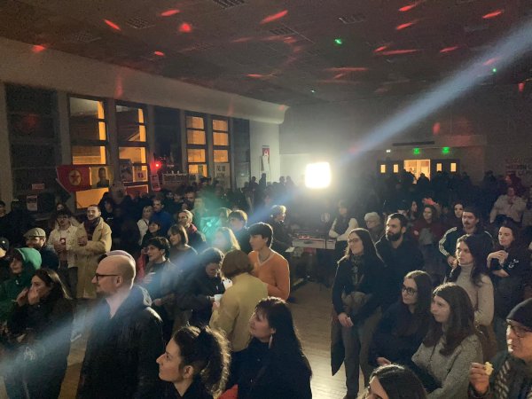 A Bordeaux, 300 personnes réunies lors d'un concert pour « organiser la solidarité de notre classe »
