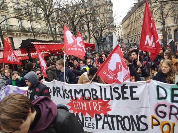« Dès le 7 mars, grève générale » : à Paris, une manifestation étudiante appelle à durcir le mouvement