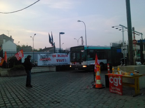 Grève à la RATP. Au dépôt de bus de Saint-Denis, le piquet tient depuis le 2 juin et n'est pas prêt de lâcher l'affaire
