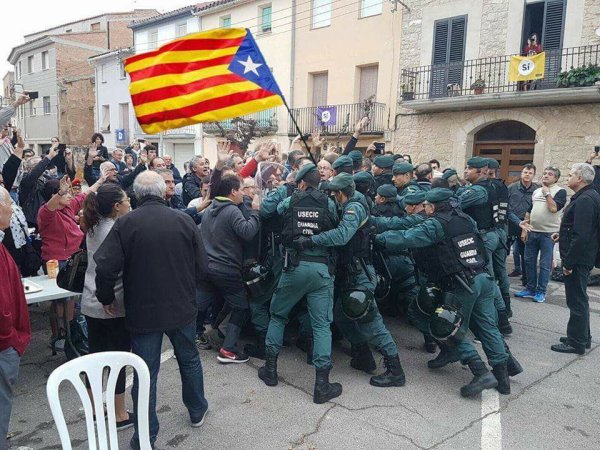 Vidéo : la répression fait rage en Catalogne
