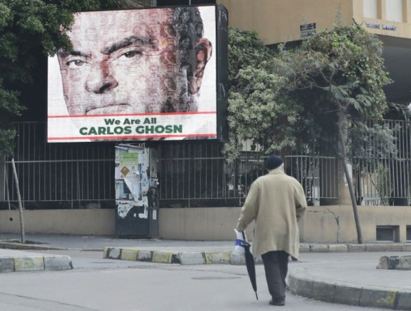 Carlos Ghosn est dépeint comme un héros, les grévistes comme des terroristes