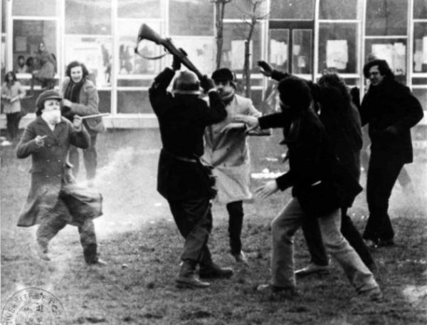 Nanterre : Des anciens militants du 22 mars 68 soutiennent les étudiants réprimés