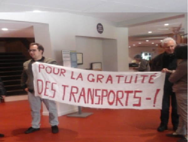 Bordeaux. Nous voulons la gratuité des transports pour tous. 