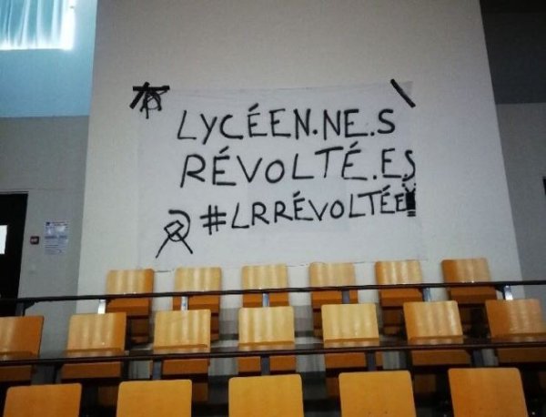 Depuis 3 jours, l'Université de La Rochelle est occupée par les étudiant-e-s et les lycéen-e-s