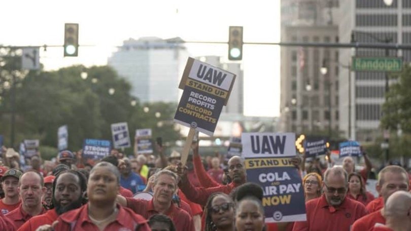 Aux États-Unis, le mouvement climat se solidarise de la grève de l'automobile