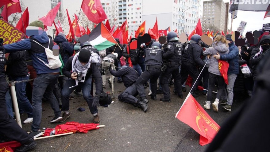 La police berlinoise attaque un cortège pro-Palestine et blesse gravement 10 personnes : solidarité !