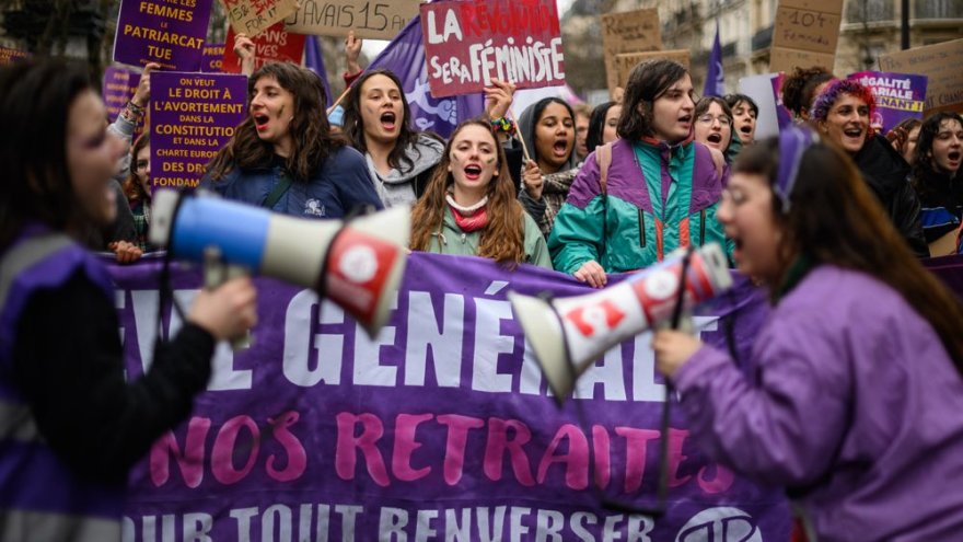 Cortèges du Pain et des Roses le 8 mars : 1000 personnes à Paris et des centaines partout en France !