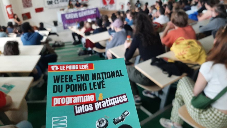 300 jeunes au premier week-end national du Poing Levé pour s'organiser contre Macron et le capitalisme !