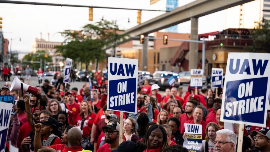 Grève de UAW. Les travailleurs de l'automobile en première ligne d'un automne du mécontentement ?