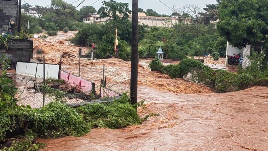 Cyclone Belal à la Réunion : un mort, 100 000 foyers sans électricité et près de 800 personnes déplacées